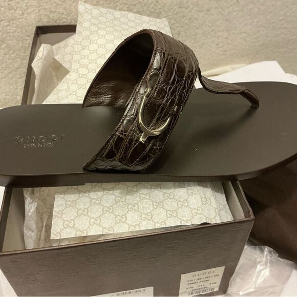 New with box Mens Gucci crocodile embossed leather Sandals size 14.5 with COA